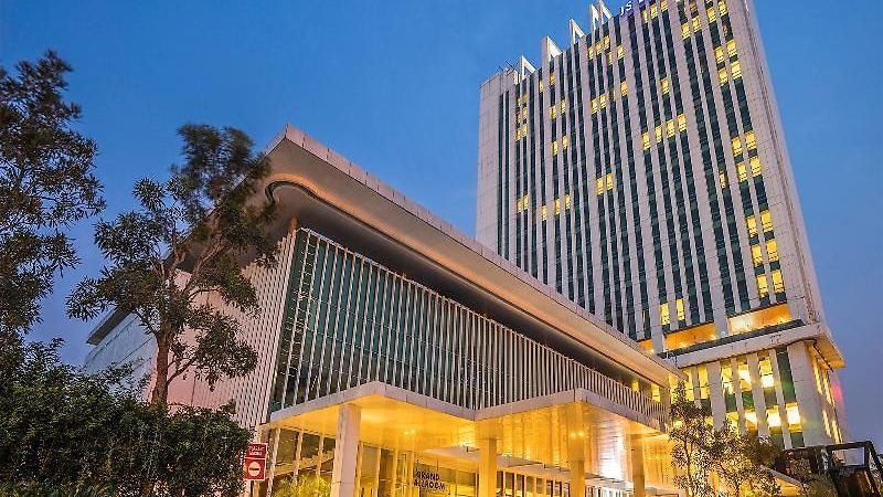 JS LUWANSA HOTEL AND CONVENTION CENTER JAKARTA