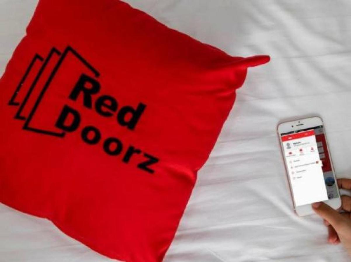 Reddoorz Plus Near Jiexpo Kemayoran Джакарта, Индонезия — бронируйте Гостевые  дома, цены в 2024 году