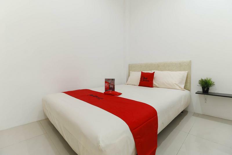 Reddoorz Plus @ Kapuk Business Park Jakarta, Indonesia — book Hotel ...